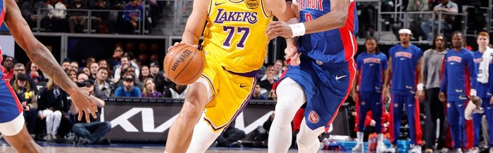 华体会-湖人连胜遭终结！东契奇29投32分连遭里程悲：丢绝平三分沮丧离场|活塞|洛杉矶湖人队|卢卡-东契奇|NBA常规赛|底特律活塞队_新浪体育_新浪新闻